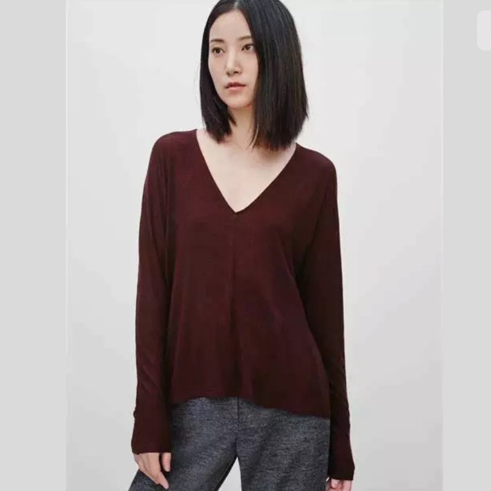 Artizia Wilfred Fragon Vneck long sleeve Top